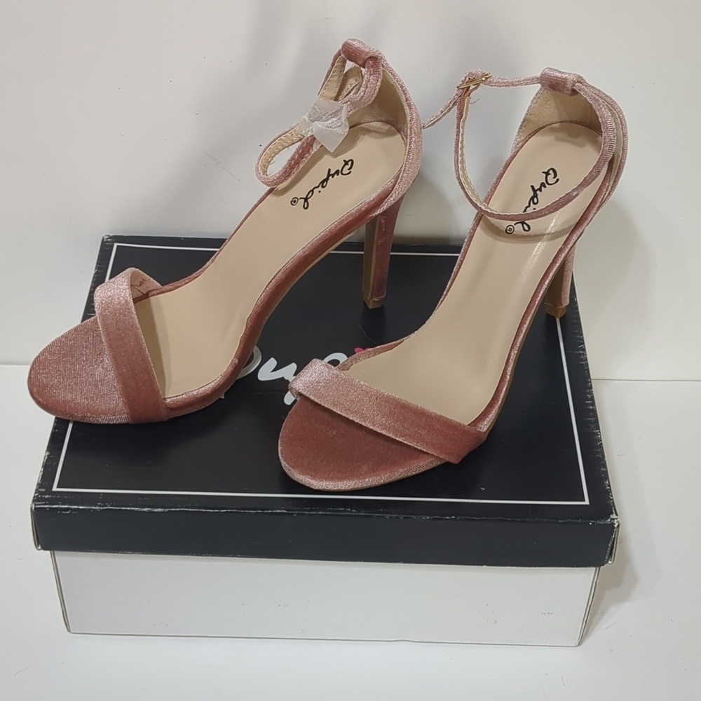 Qupid blush velvet heels sandals size 5.5 - Picture 4 of 9